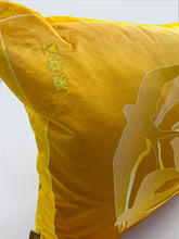 Load image into Gallery viewer, Swallows Wheel in Yellow & Orange Ombré on Shimmer Velvet